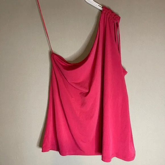 Elegant Red Women's Top - Picture 3 of 4